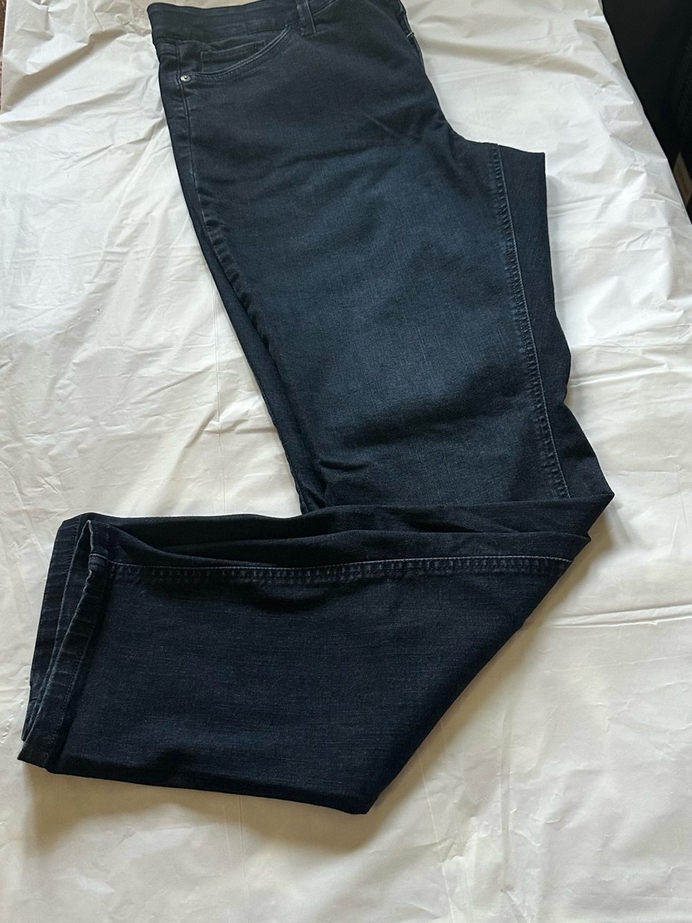 Liz Claiborne womenStraight Jeans in black